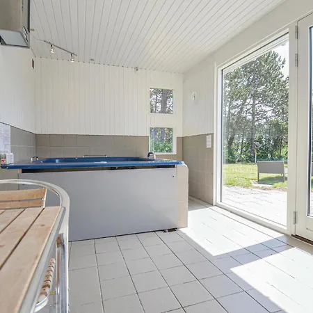 4 Bedroom Amazing In *