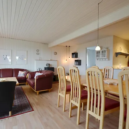 Holiday home 4 Bedroom Amazing In